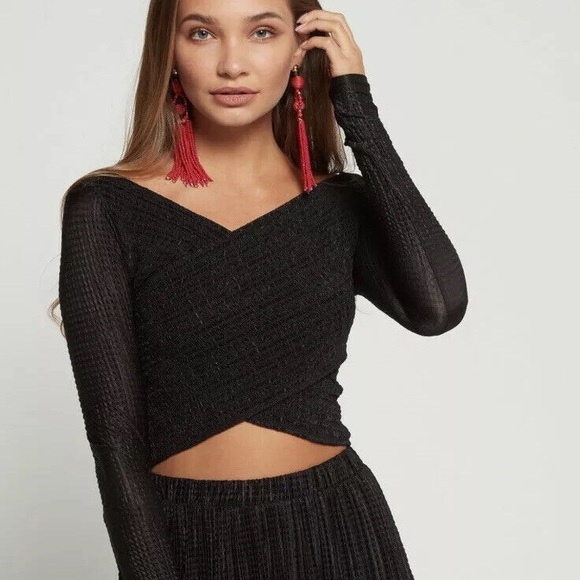 Perfect Condition Show Me Your Mumu Black Crop Top - Picture 1 of 12